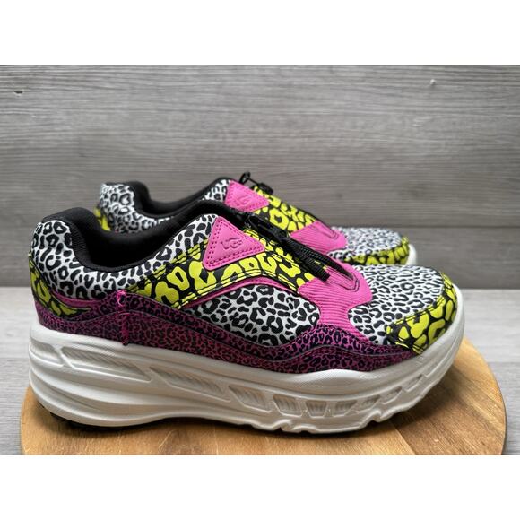 UGG CA805 ZIP 1114258 SAFARI WOMAN’S TRAINER FASHION SNEAKERS Size 9 - Picture 1 of 8